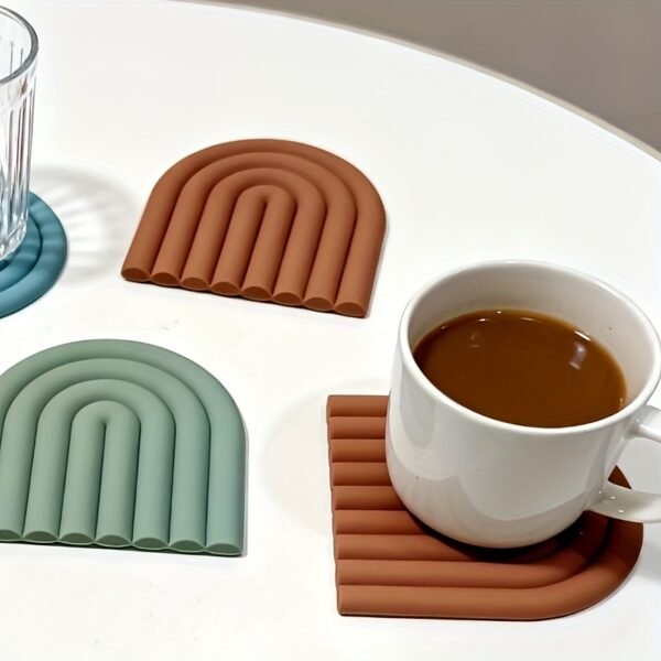 1 pcs Rainbow-Shaped Coasters with a Colorful And Minimalist Design, Made of Silicone for Easy Cleaning